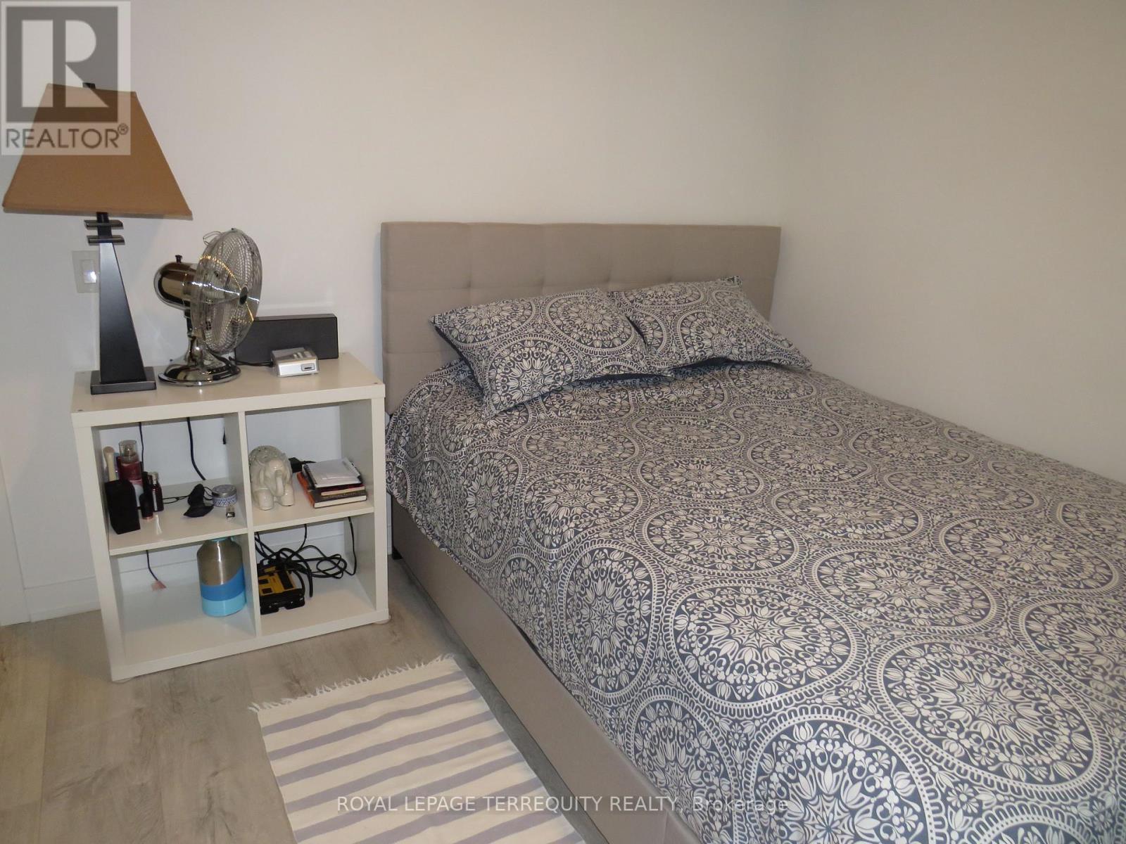 805 - 327 King Street W, Toronto, Ontario  M5V 0W7 - Photo 4 - C12647180