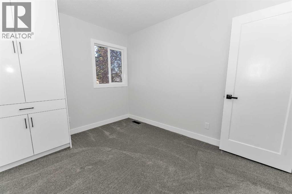 915 Pinecliff Drive Ne, Calgary, Alberta  T2Y 3Y3 - Photo 10 - A2267681