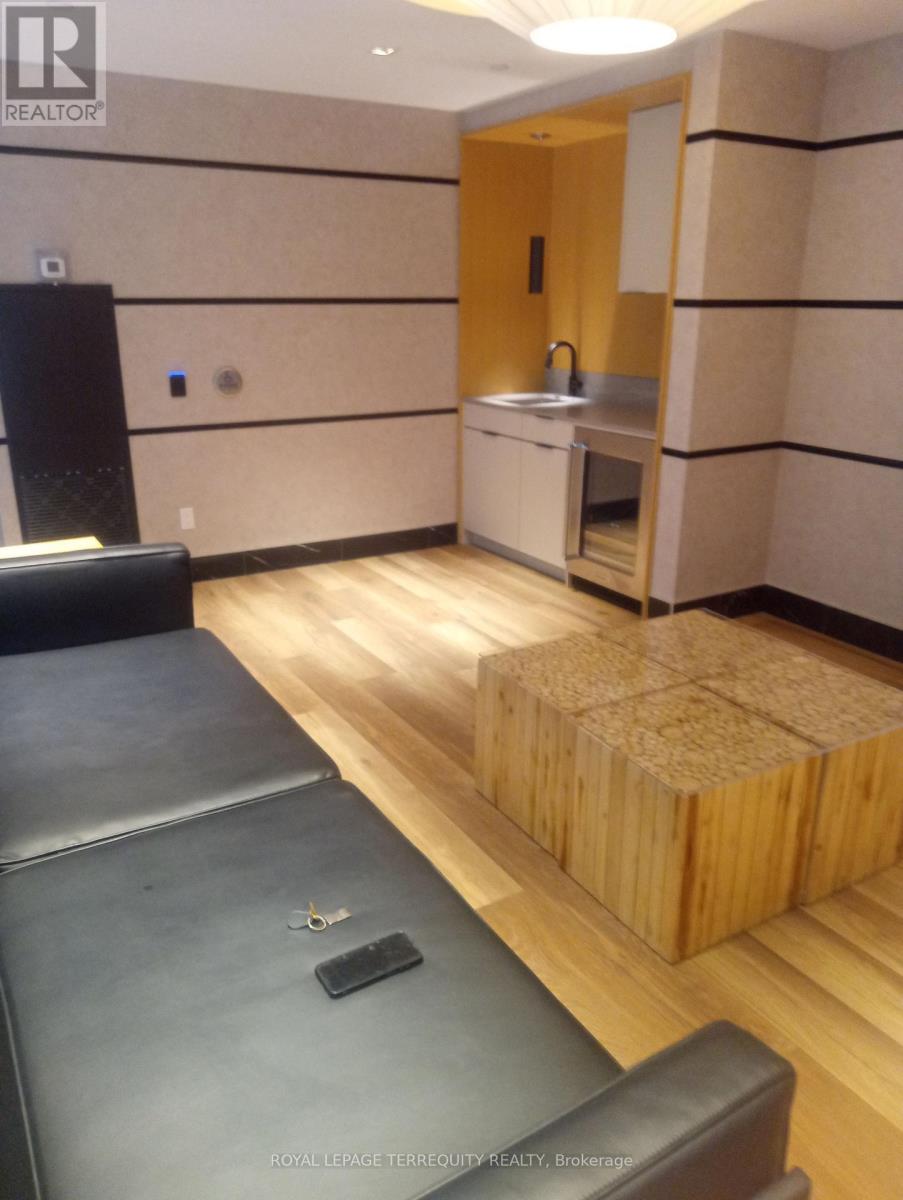 805 - 327 King Street W, Toronto, Ontario  M5V 0W7 - Photo 19 - C12647180