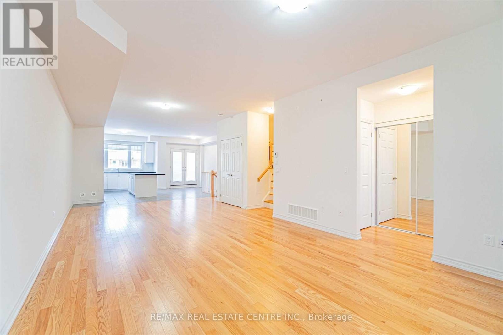 30 Sky Harbour Drive, Brampton, Ontario  L6Y 0V6 - Photo 8 - W12647188