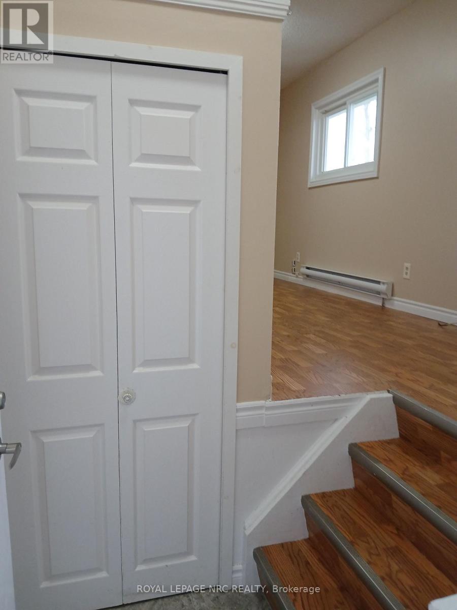 B - 5583 Ontario Avenue, Niagara Falls, Ontario  L2E 3S4 - Photo 2 - X12647214