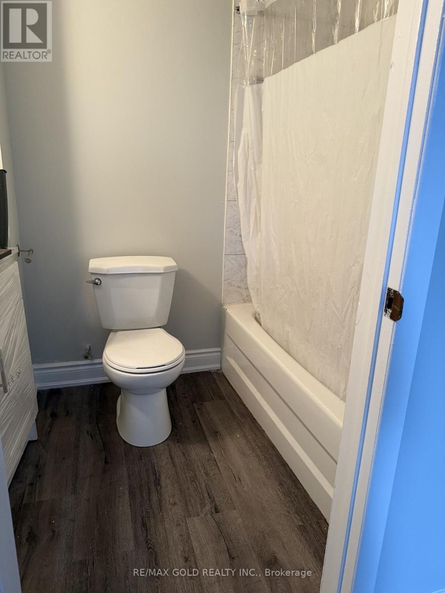 29 Hollybush Street, Brampton, Ontario  L6R 1A5 - Photo 7 - W12641492