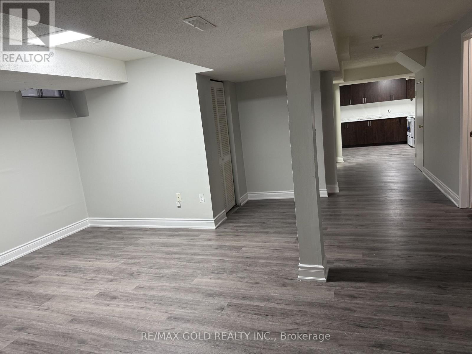 29 Hollybush Street, Brampton, Ontario  L6R 1A5 - Photo 6 - W12641492