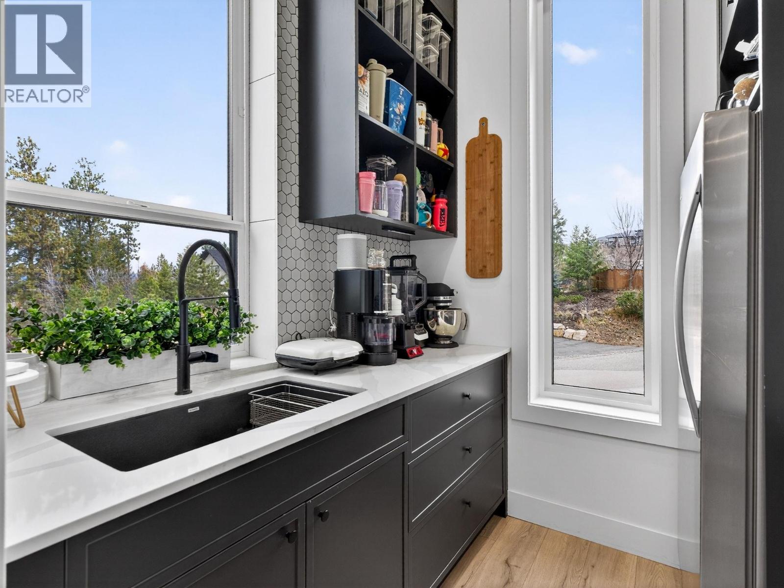 5300 Hedeman Court, Kelowna, British Columbia  V1W 5A3 - Photo 13 - 10371346