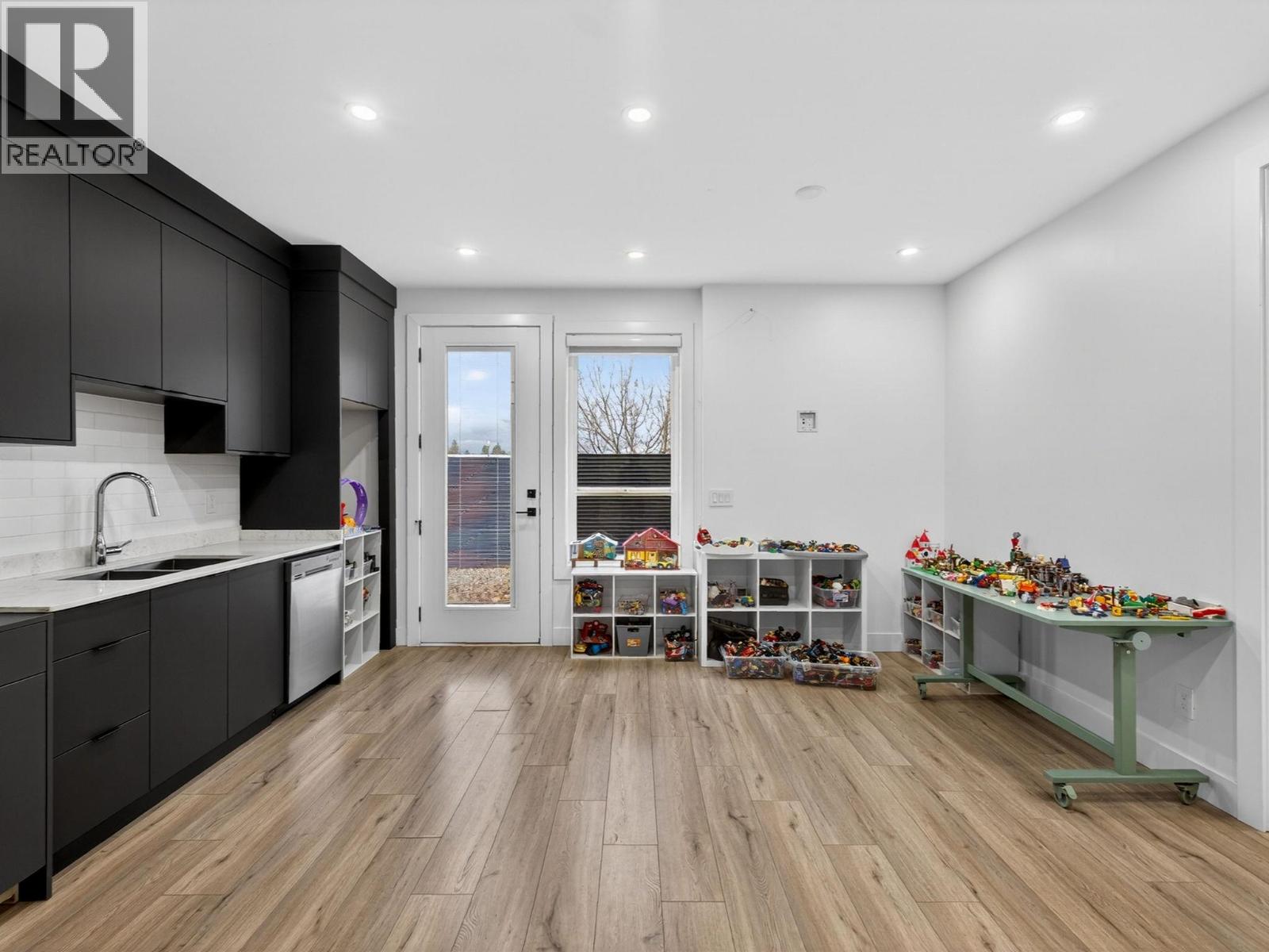 5300 Hedeman Court, Kelowna, British Columbia  V1W 5A3 - Photo 35 - 10371346