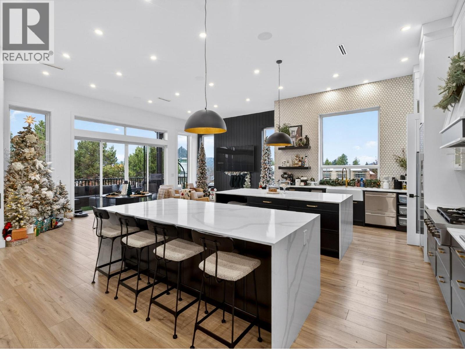 5300 Hedeman Court, Kelowna, British Columbia  V1W 5A3 - Photo 4 - 10371346