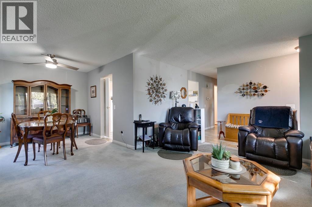 360 Malvern Close Ne, Calgary, Alberta  T2A 4W7 - Photo 6 - A2259878