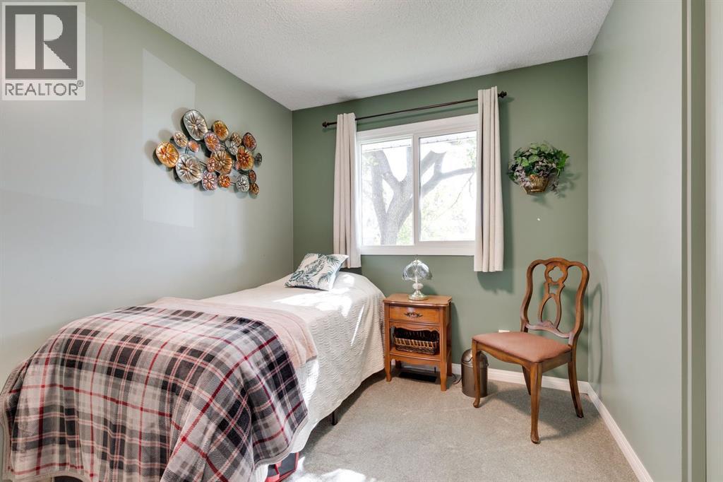 360 Malvern Close Ne, Calgary, Alberta  T2A 4W7 - Photo 13 - A2259878