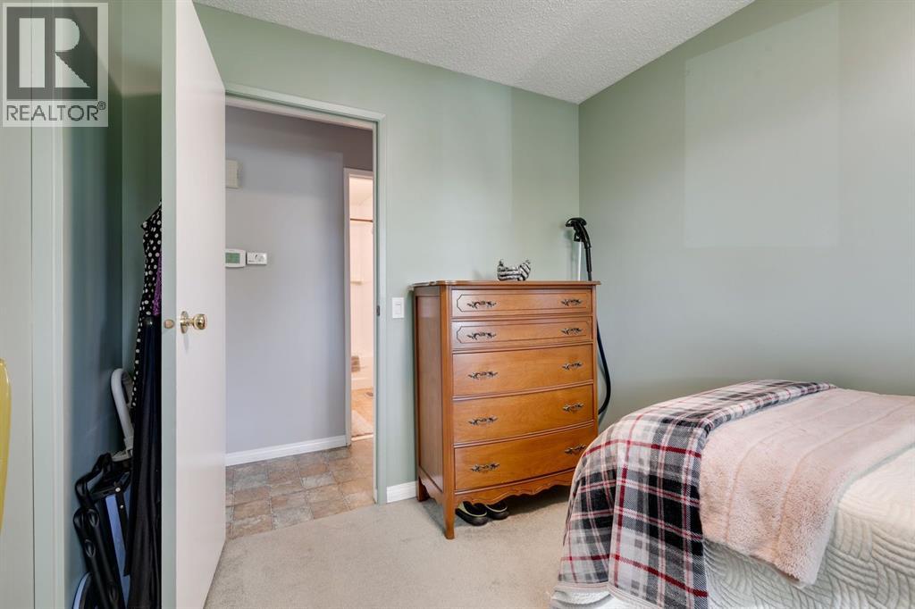 360 Malvern Close Ne, Calgary, Alberta  T2A 4W7 - Photo 14 - A2259878