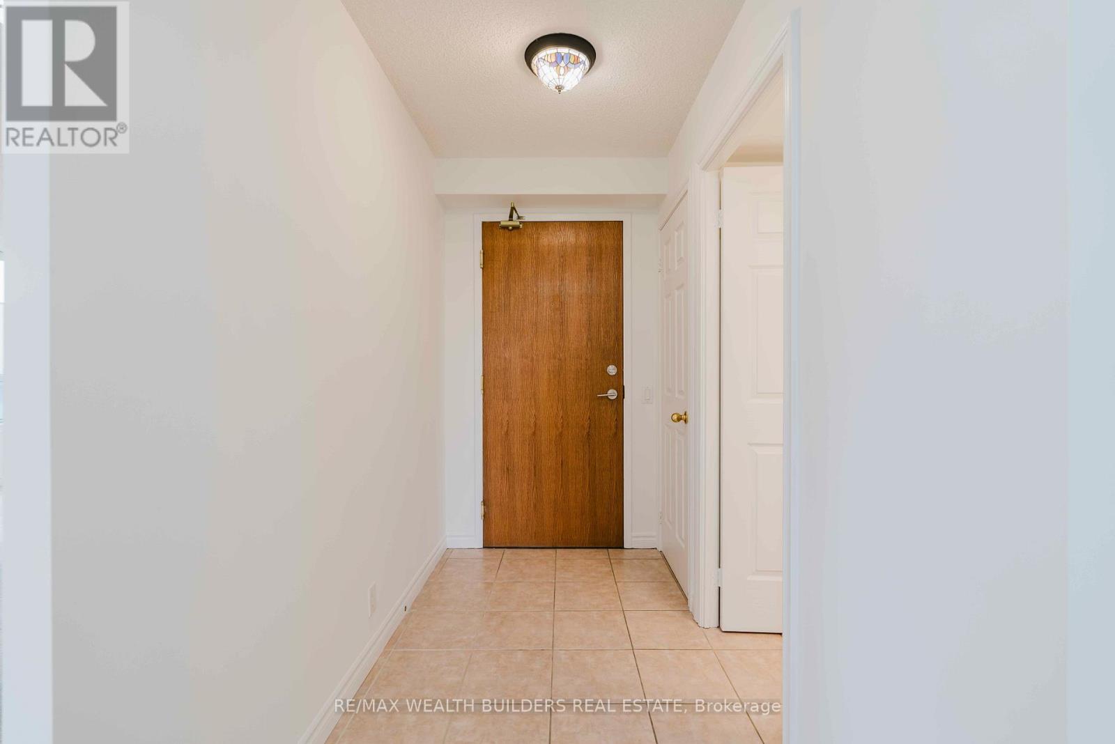 305 - 1720 Eglinton Avenue E, Toronto, Ontario  M4A 2X8 - Photo 3 - C12647226