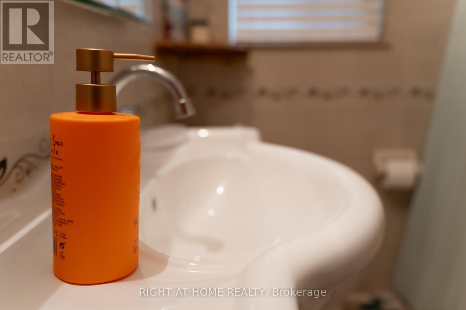 9 Sylla Avenue, Toronto, Ontario  M1R 4W5 - Photo 14 - E12647198