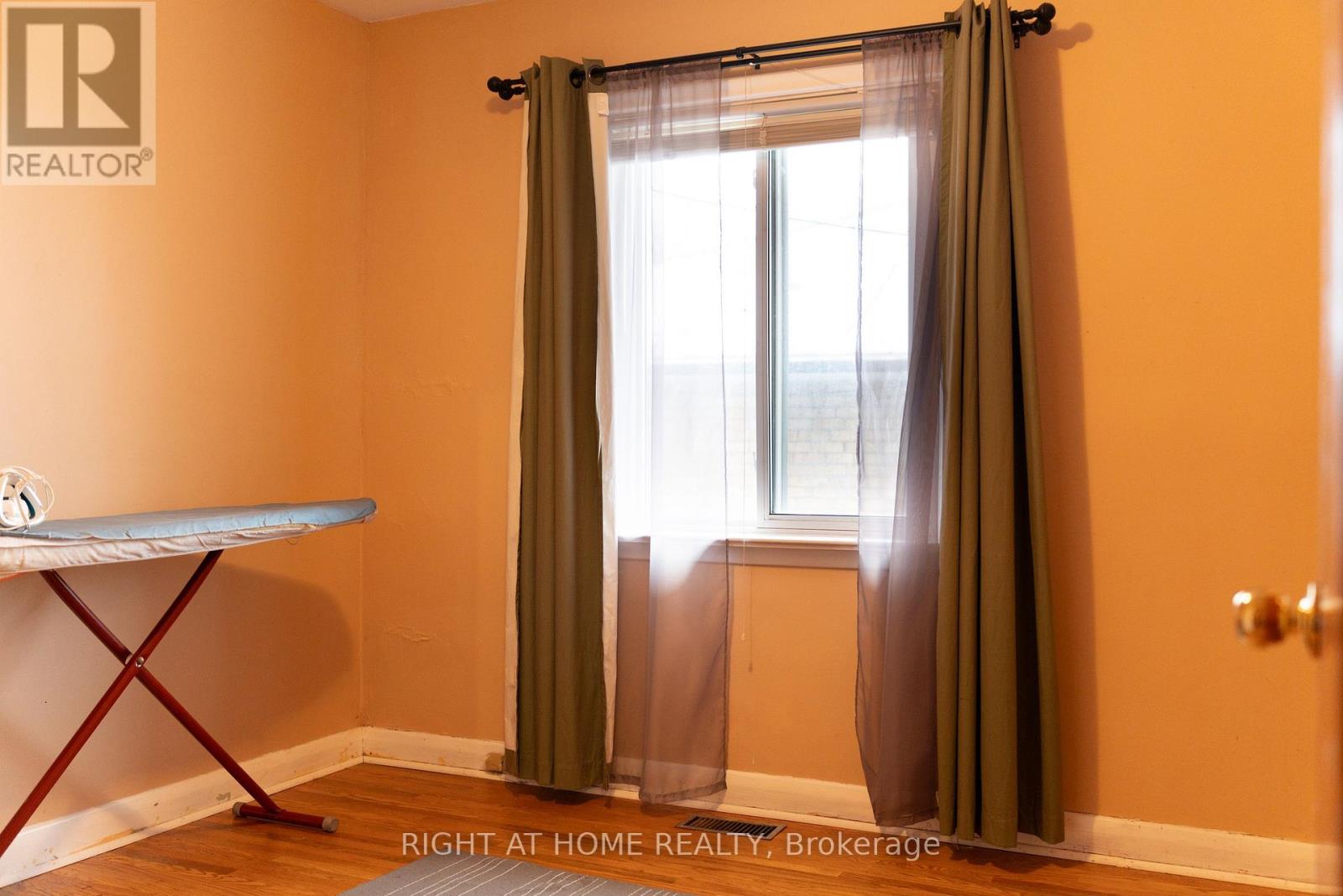 9 Sylla Avenue, Toronto, Ontario  M1R 4W5 - Photo 18 - E12647198