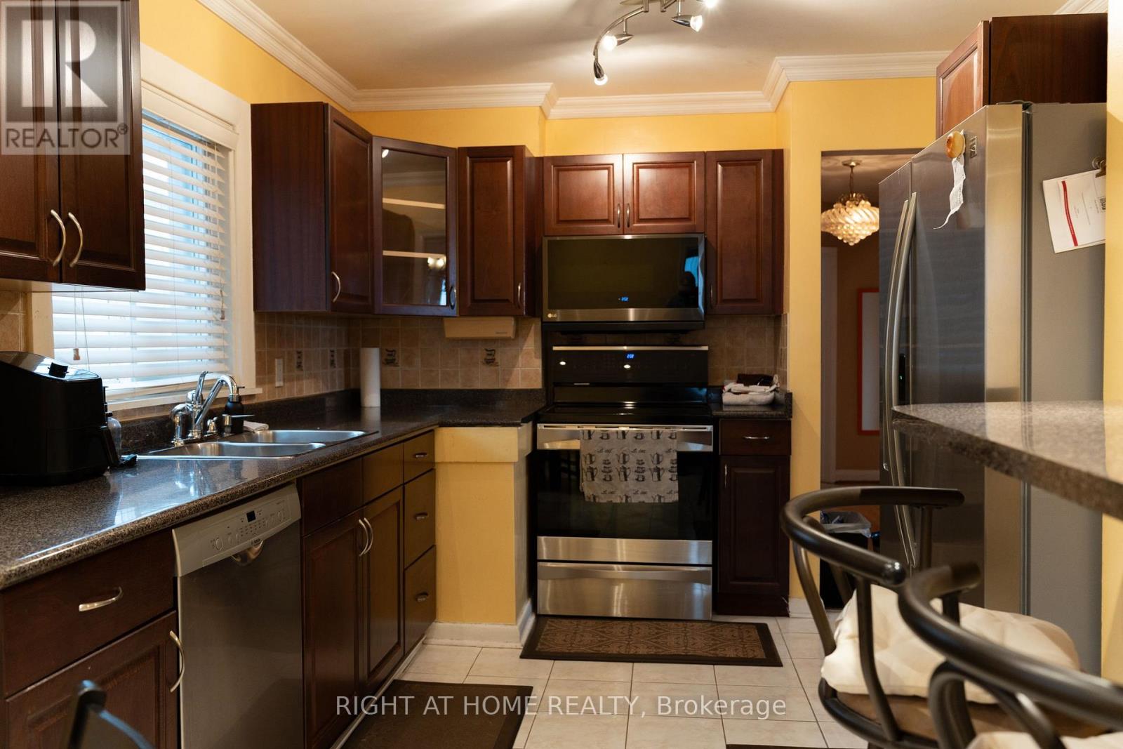 9 Sylla Avenue, Toronto, Ontario  M1R 4W5 - Photo 9 - E12647198