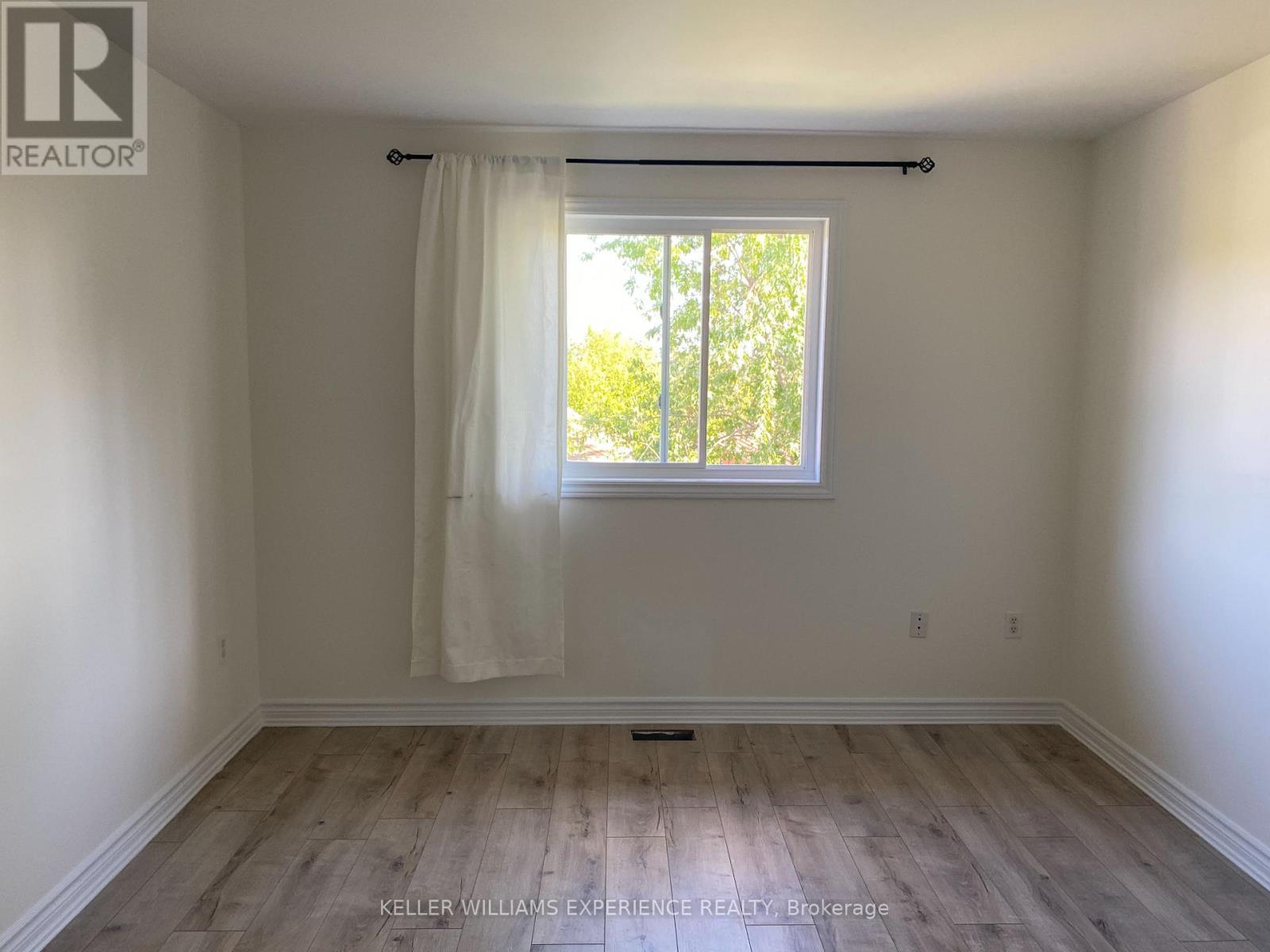 Upper - 23 Butternut Drive, Barrie, Ontario  L4N 0E3 - Photo 11 - S12647222