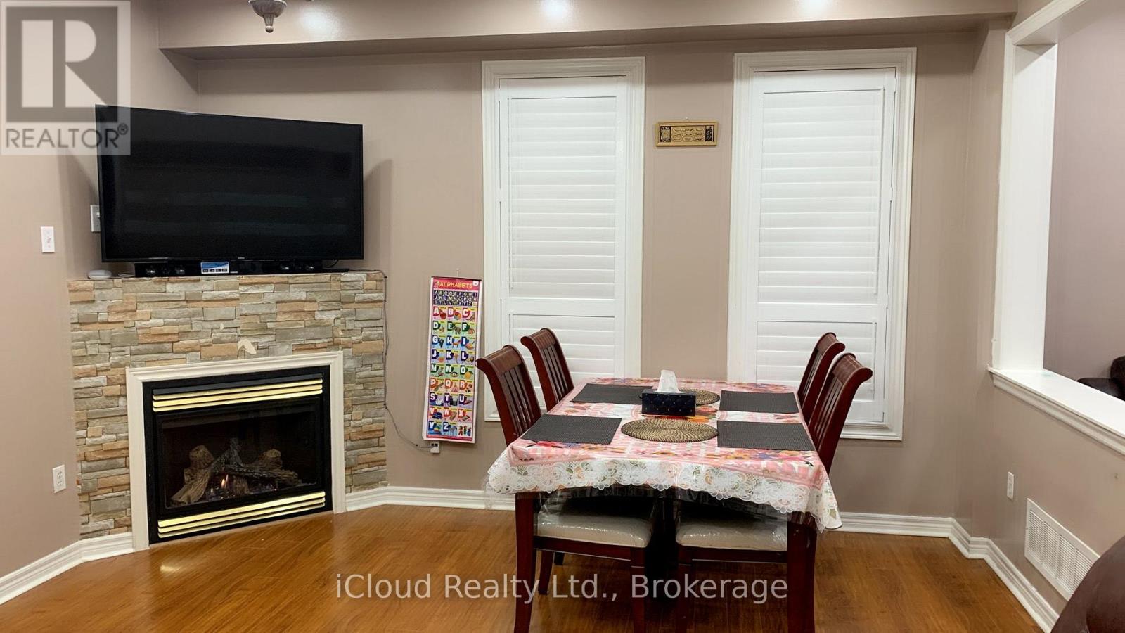 7333 Cork Tree Road, Mississauga, Ontario  L5N 8N9 - Photo 3 - W12647192