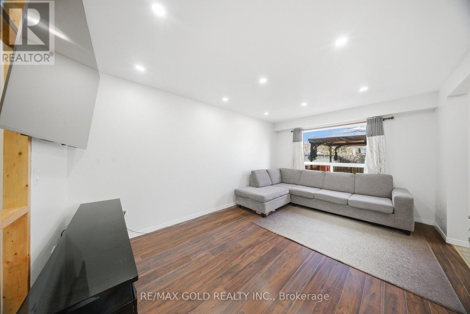 36 Lardner Street, Cambridge, Ontario  N3C 4K6 - Photo 11 - X12647204