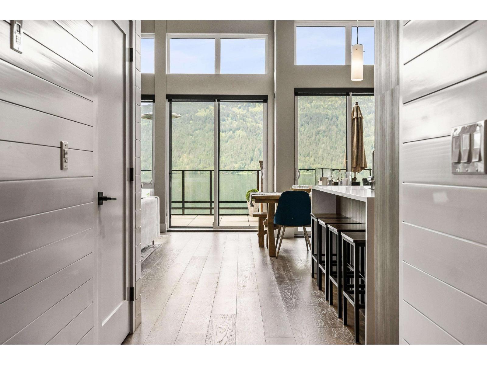 302 3175 Columbia Valley Road, Cultus Lake North, Chilliwack, British Columbia  V2R 6C2 - Photo 11 - R3074781