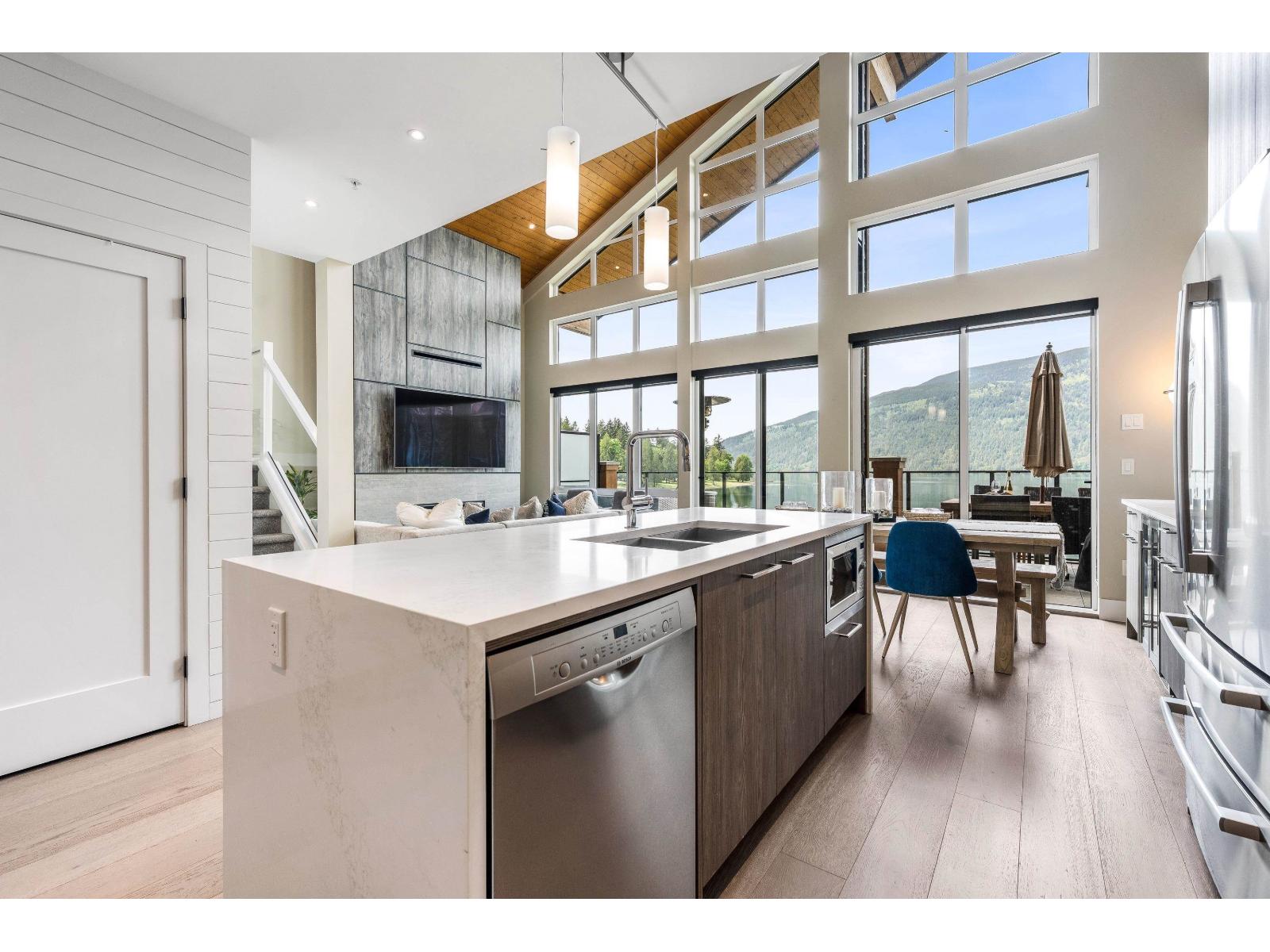 302 3175 Columbia Valley Road, Cultus Lake North, Chilliwack, British Columbia  V2R 6C2 - Photo 17 - R3074781