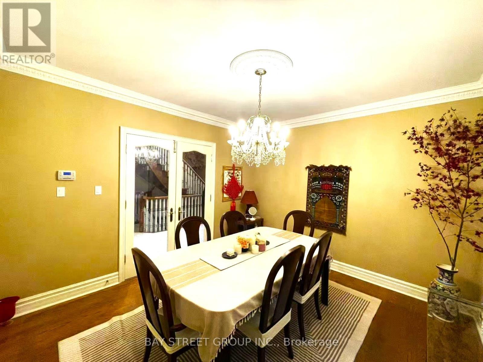 17 Dunvegan Drive, Richmond Hill, Ontario  L4C 9P8 - Photo 7 - N12645688