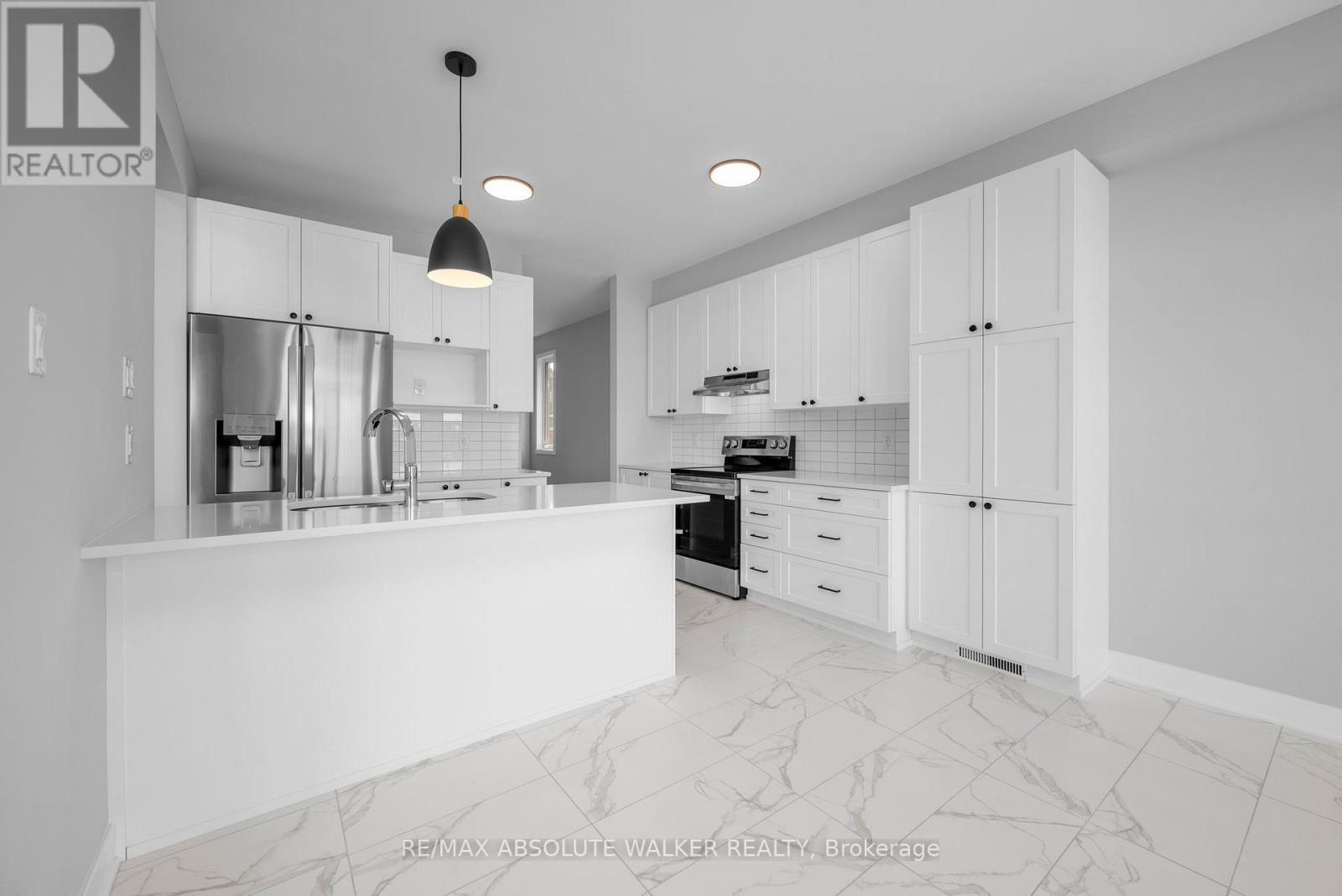 584 Paakanaak Avenue, Ottawa, Ontario  K1X 0J6 - Photo 11 - X12647232