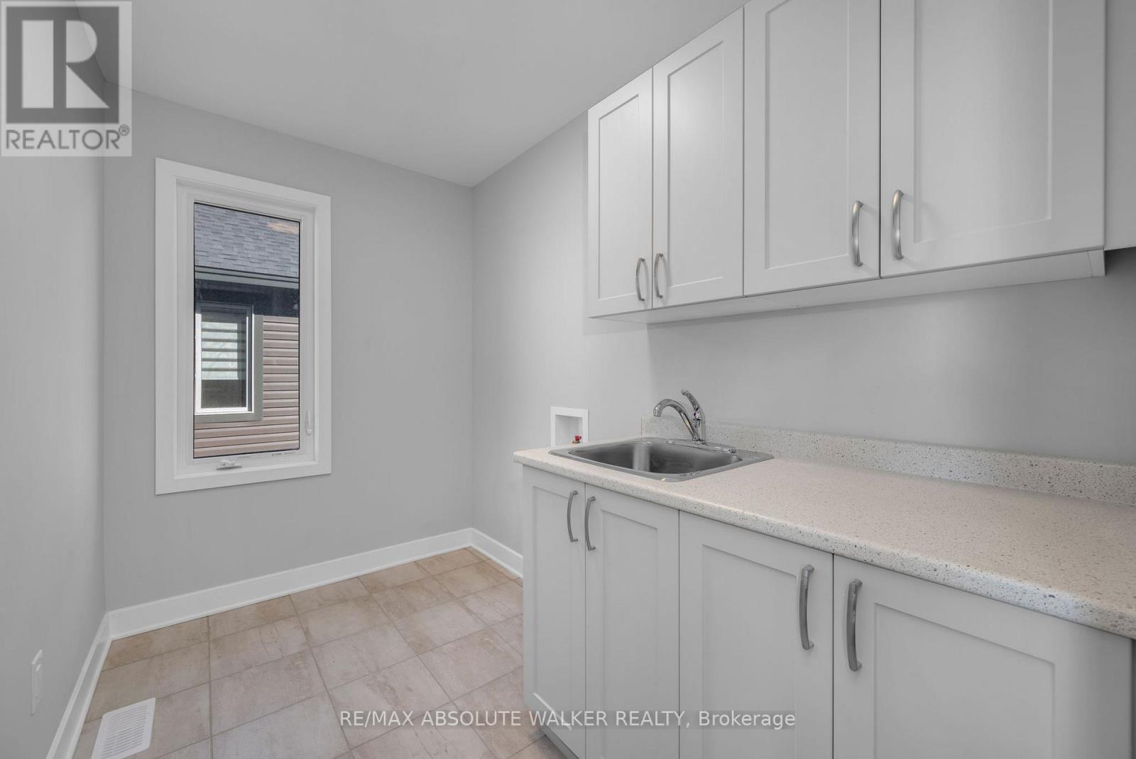 584 Paakanaak Avenue, Ottawa, Ontario  K1X 0J6 - Photo 36 - X12647232