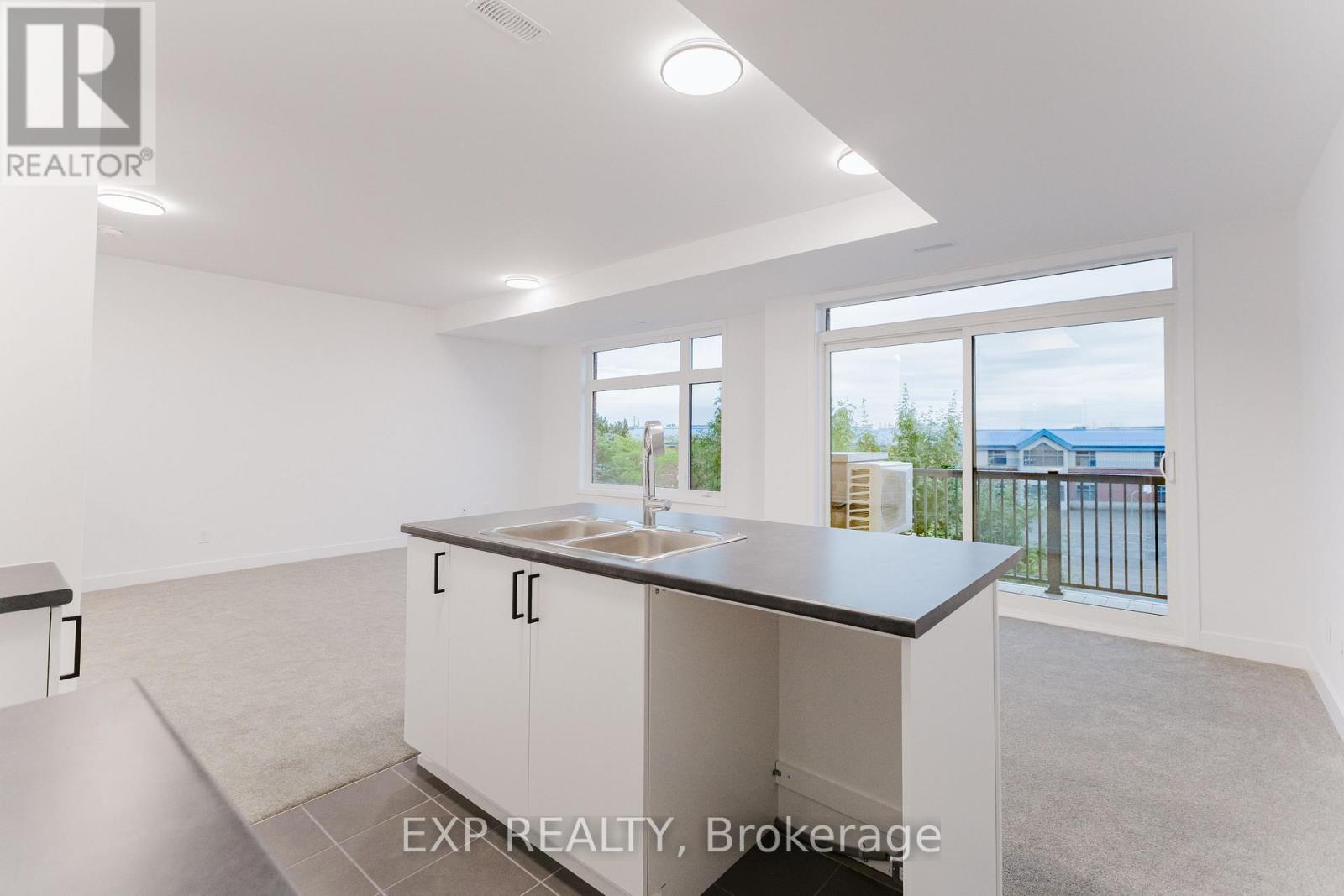 203 Silhouette Private, Ottawa, Ontario K2J 7J8 - Photo 14 - X12647244