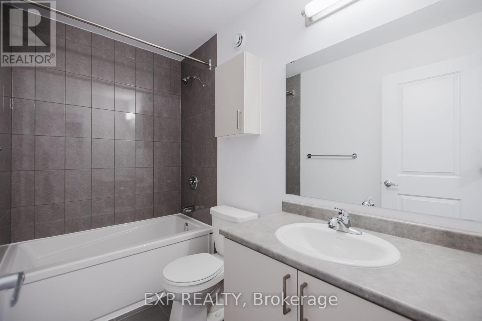 203 Silhouette Private, Ottawa, Ontario K2J 7J8 - Photo 24 - X12647244