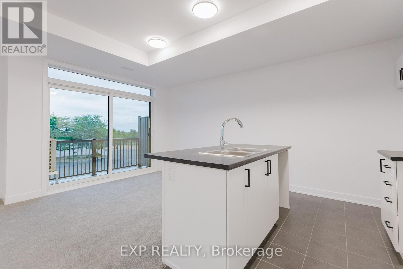 203 Silhouette Private, Ottawa, Ontario K2J 7J8 - Photo 9 - X12647244