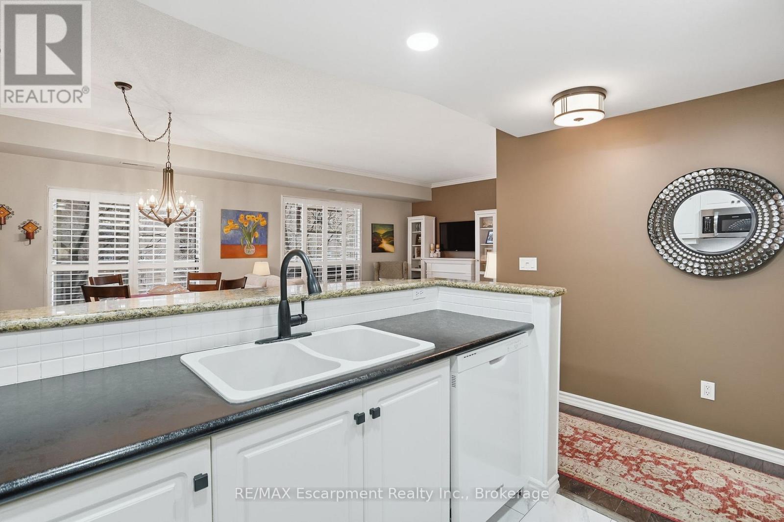 301 - 5188 Lakeshore Road, Burlington, Ontario  L7L 6P4 - Photo 15 - W12647242