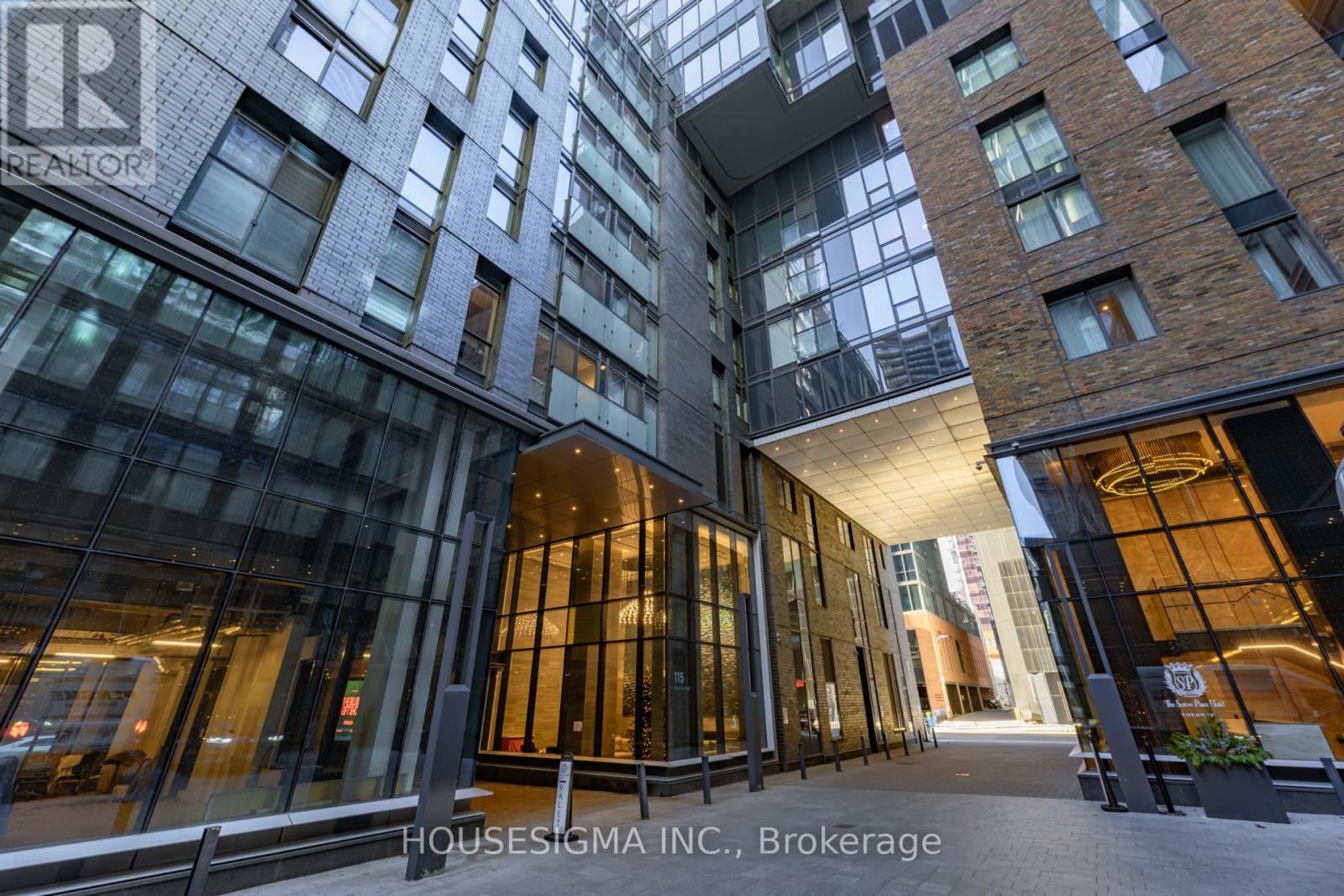 806 - 115 Blue Jays Way, Toronto, Ontario  M5V 0N4 - Photo 2 - C12647264