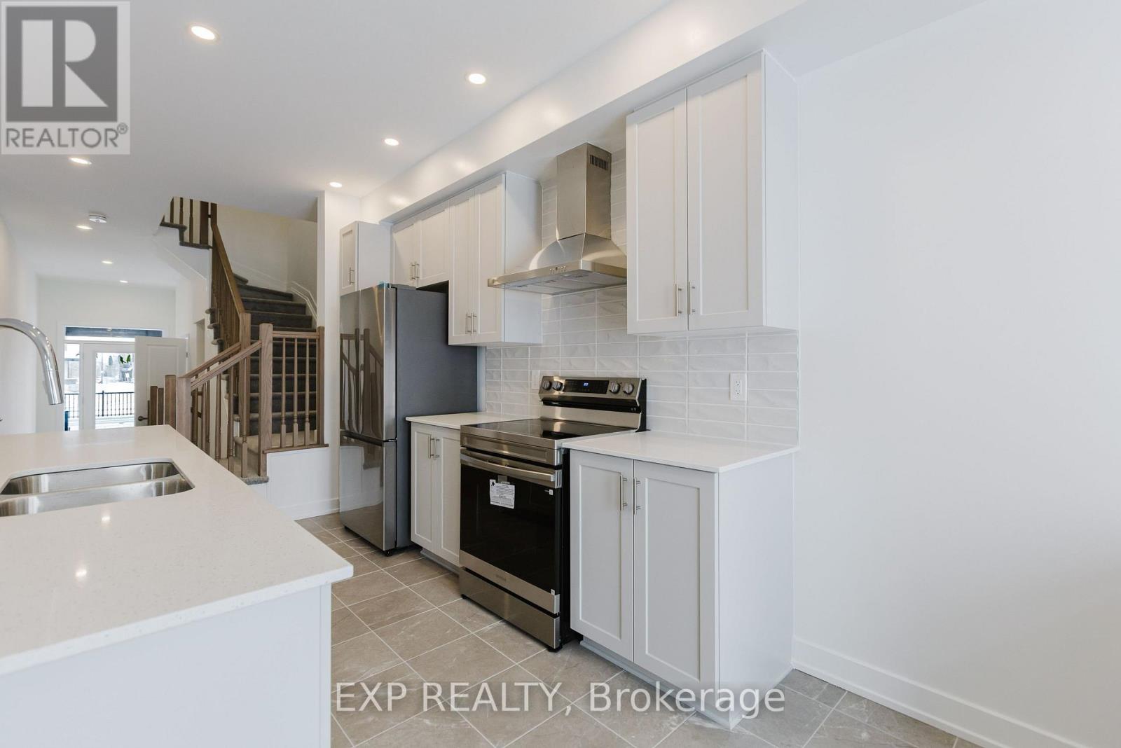 120 San Felice Circle, Ottawa, Ontario  K2S 2S2 - Photo 12 - X12644686