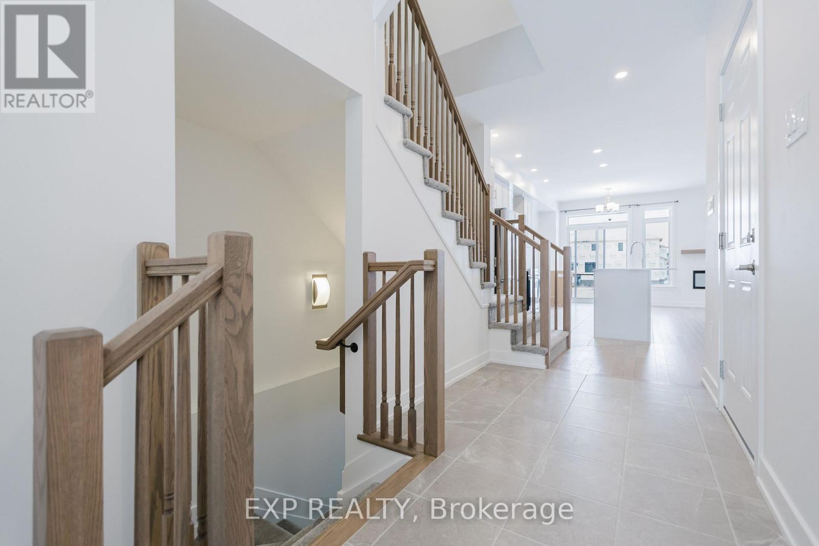 120 San Felice Circle, Ottawa, Ontario  K2S 2S2 - Photo 5 - X12644686