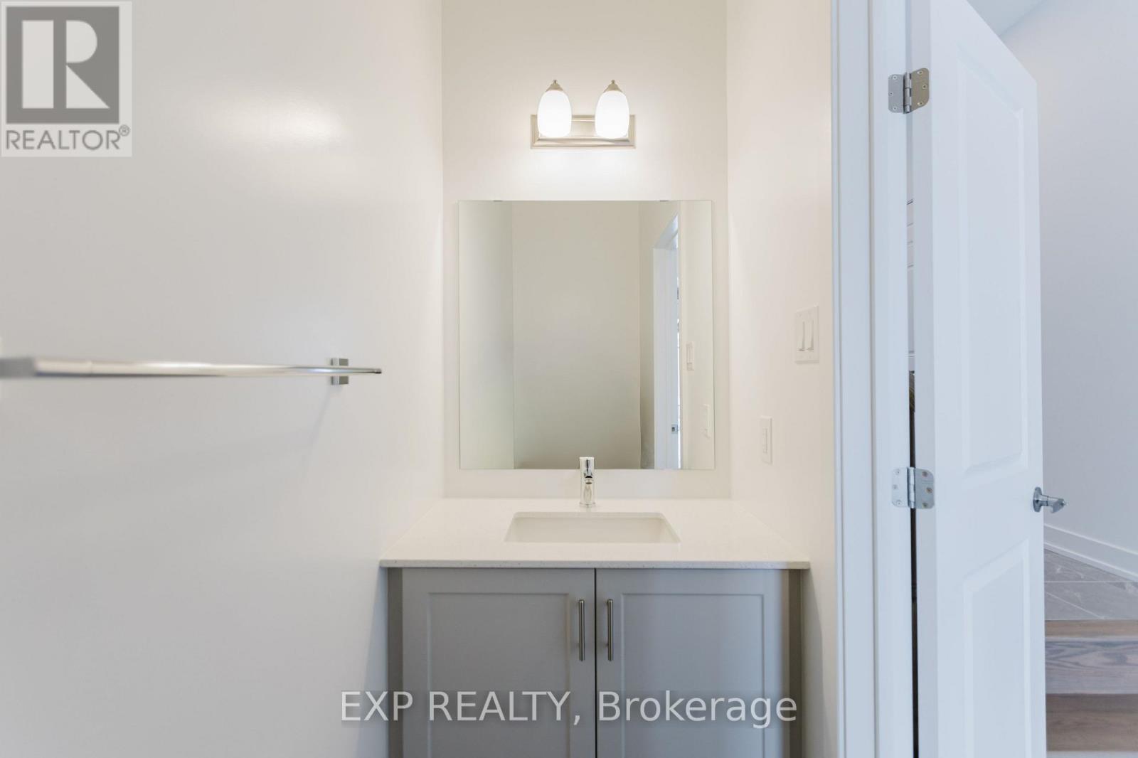 120 San Felice Circle, Ottawa, Ontario  K2S 2S2 - Photo 4 - X12644686