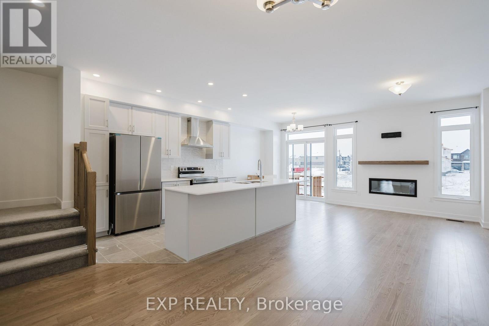 120 San Felice Circle, Ottawa, Ontario  K2S 2S2 - Photo 7 - X12644686