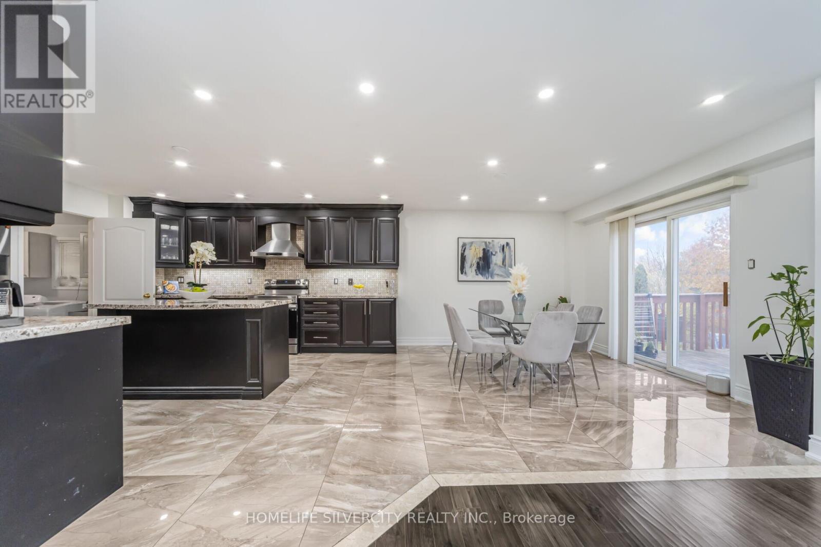 42 Avalanche Crescent, Brampton, Ontario  L6P 1M5 - Photo 11 - W12647252