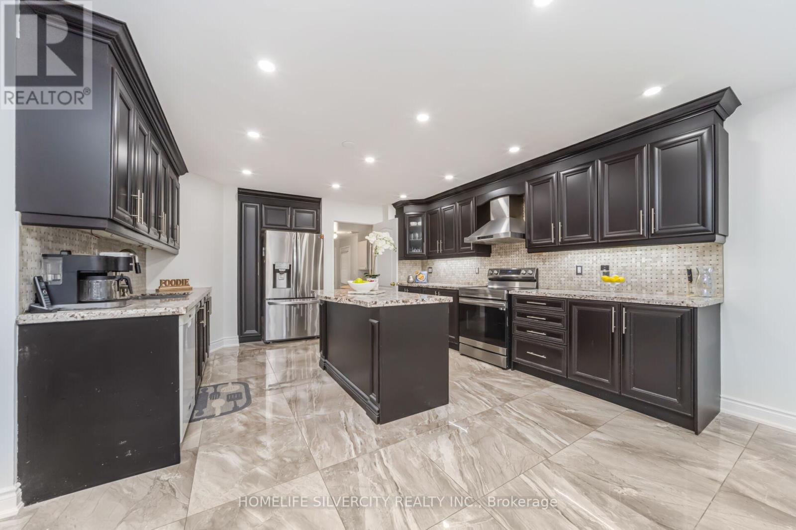 42 Avalanche Crescent, Brampton, Ontario  L6P 1M5 - Photo 13 - W12647252