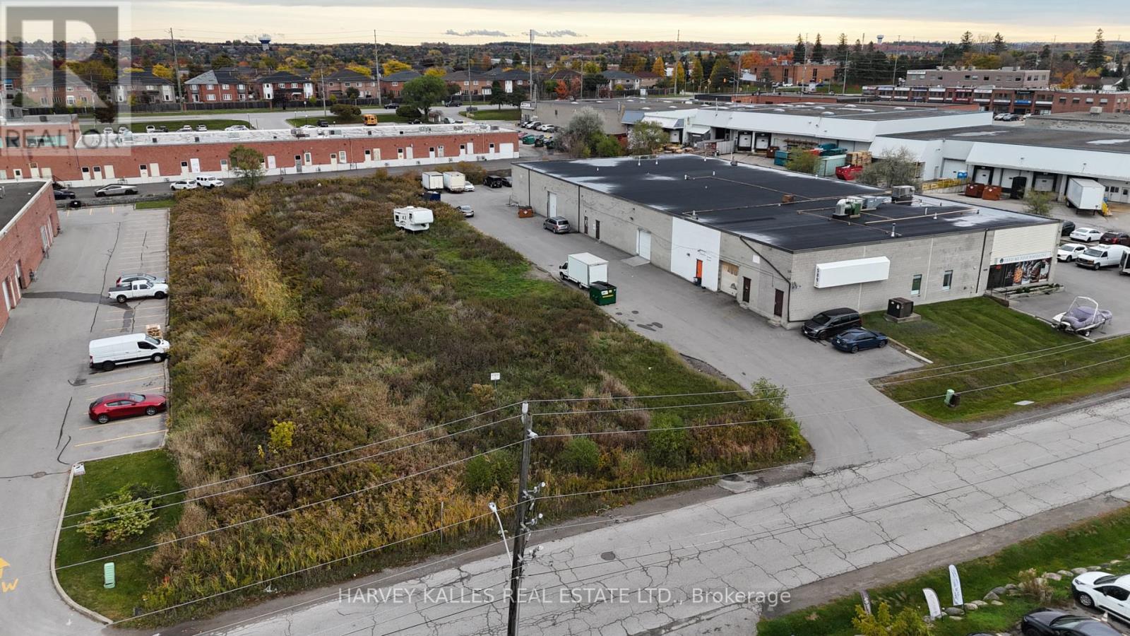 589 STEVEN COURT, Newmarket, Ontario