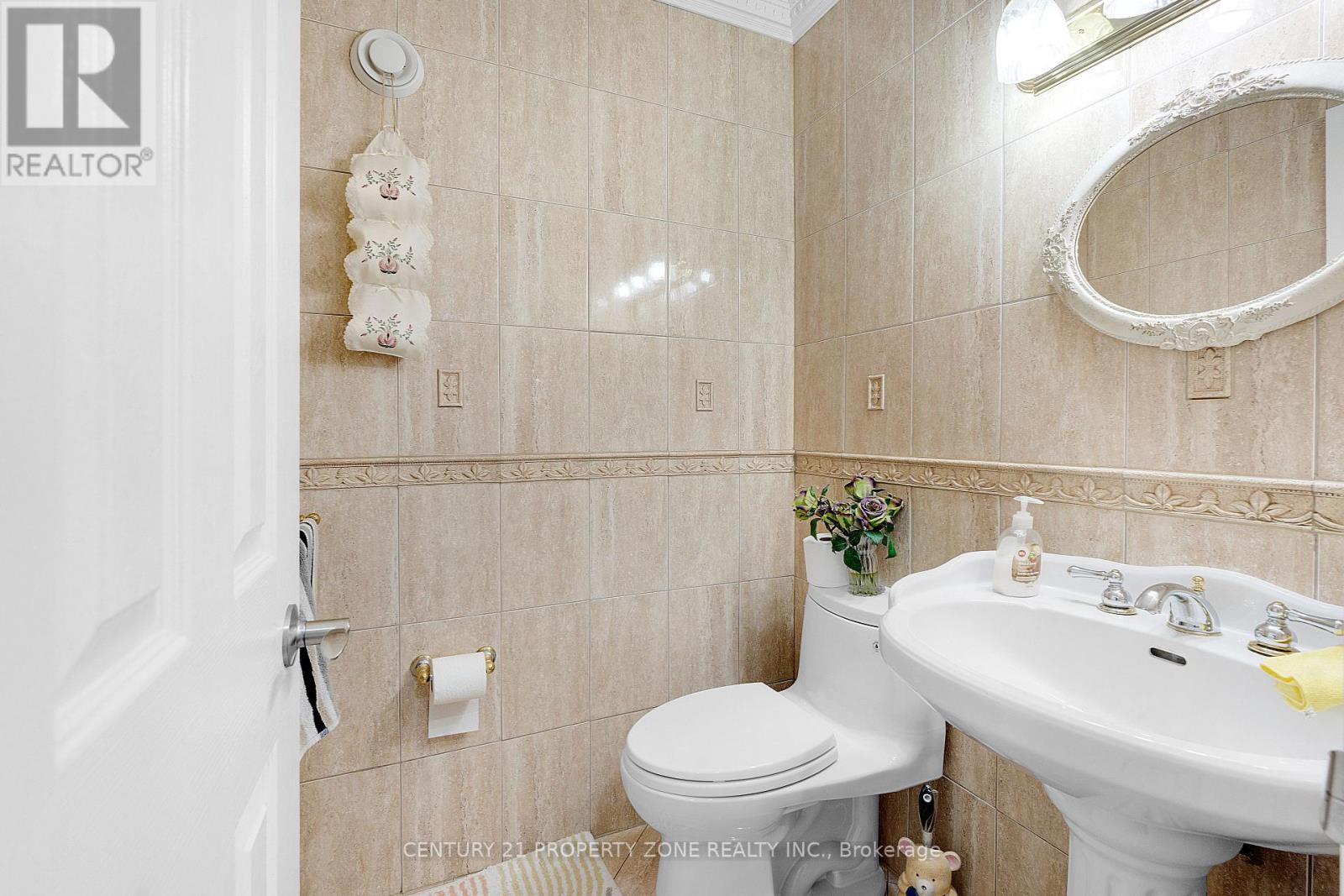 2565 Scarth Court, Mississauga, Ontario  L5M 5L2 - Photo 7 - W12645820