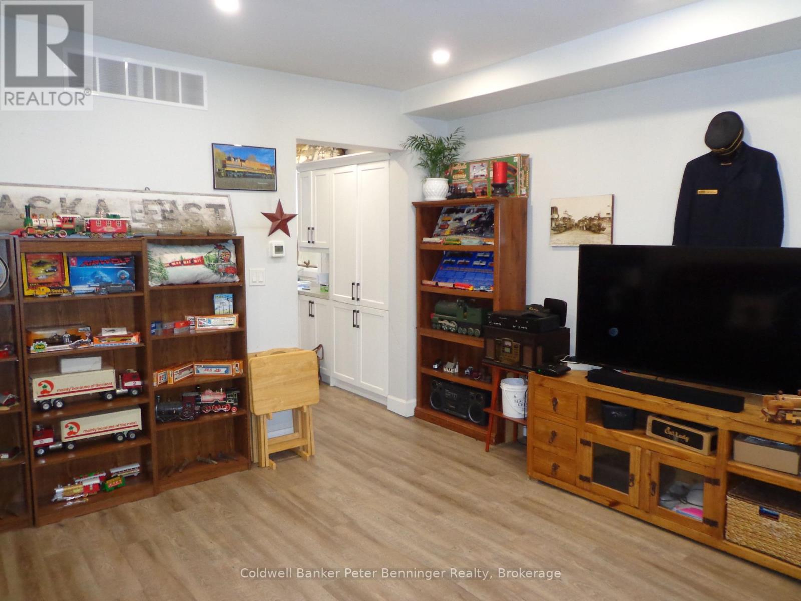 523 Mill Street, West Grey, Ontario  N0G 2M0 - Photo 11 - X12645880