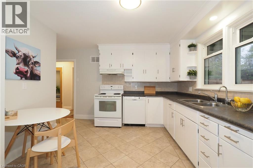 296 Dumfries Avenue, Kitchener, Ontario  N2H 2E8 - Photo 10 - 40788673