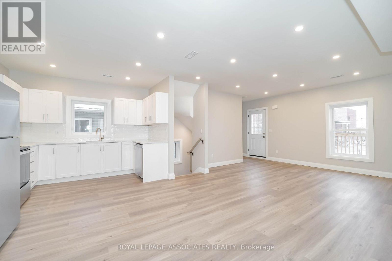 2 - 35 St George Street, Brantford, Ontario  N3R 1V2 - Photo 16 - X12645898