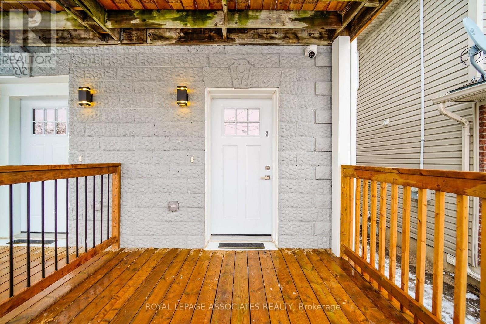 2 - 35 St George Street, Brantford, Ontario  N3R 1V2 - Photo 4 - X12645898