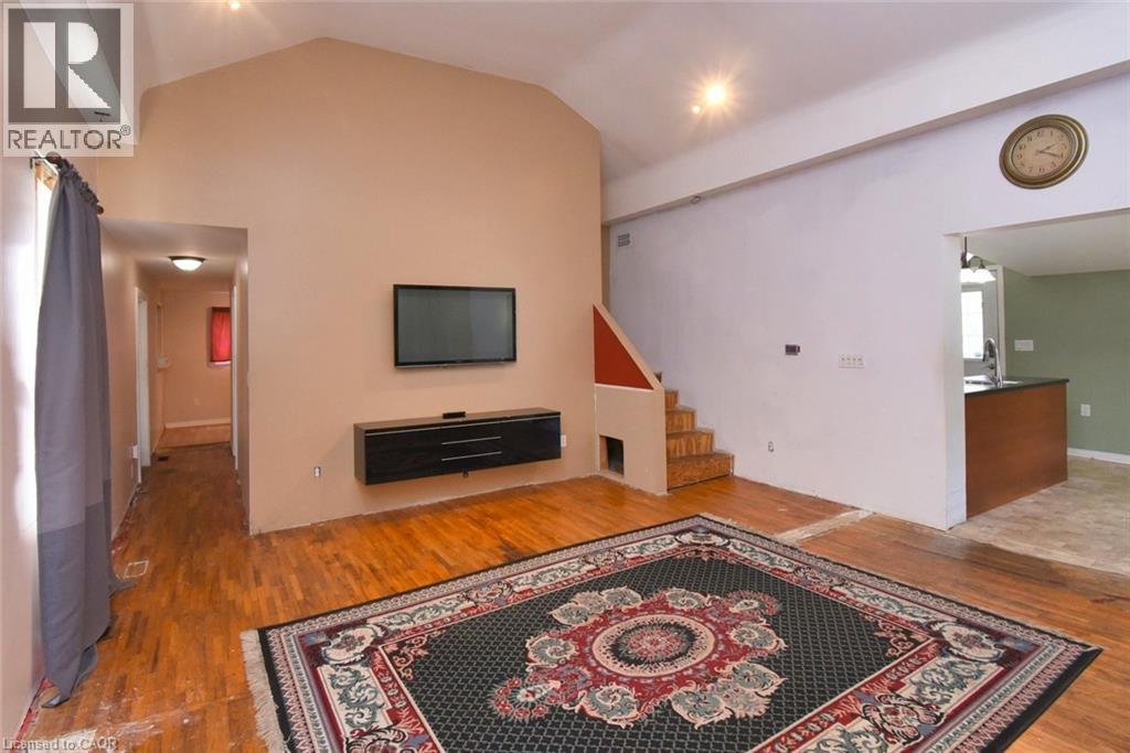 139 Chestnut Avenue, Brantford, Ontario  N3T 4C8 - Photo 3 - 40766009