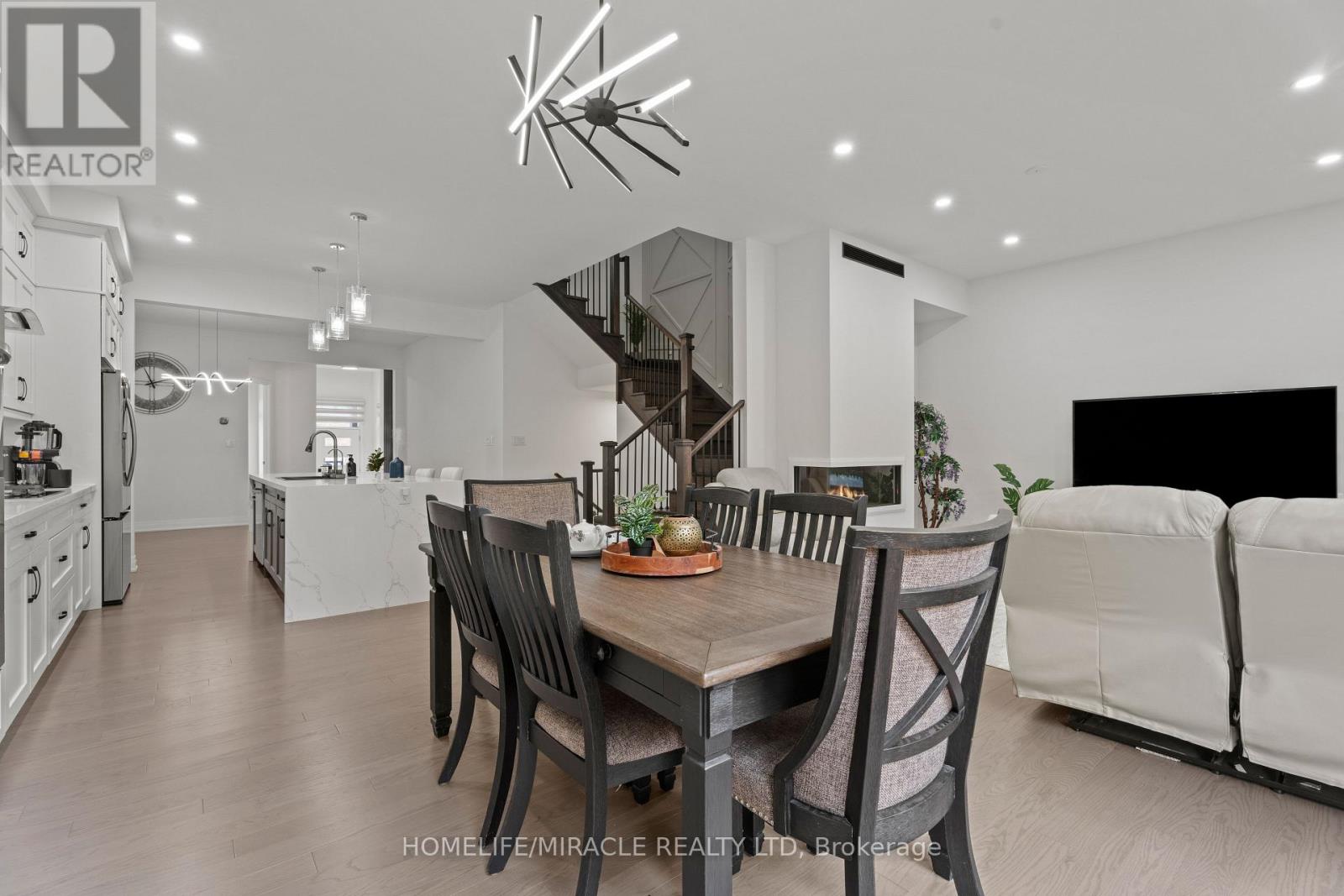 3118 Travertine Drive, Oakville, Ontario  L6M 5N8 - Photo 21 - W12647280