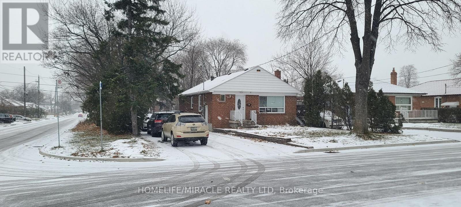 14 Dallner Road, Toronto, Ontario  M3L 1J7 - Photo 2 - W12647286