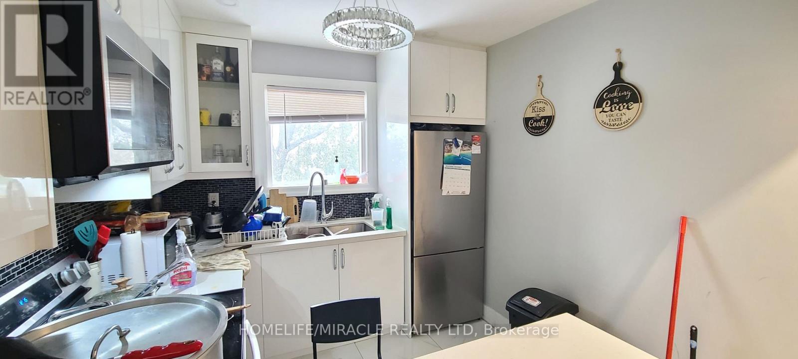14 Dallner Road, Toronto, Ontario  M3L 1J7 - Photo 7 - W12647286