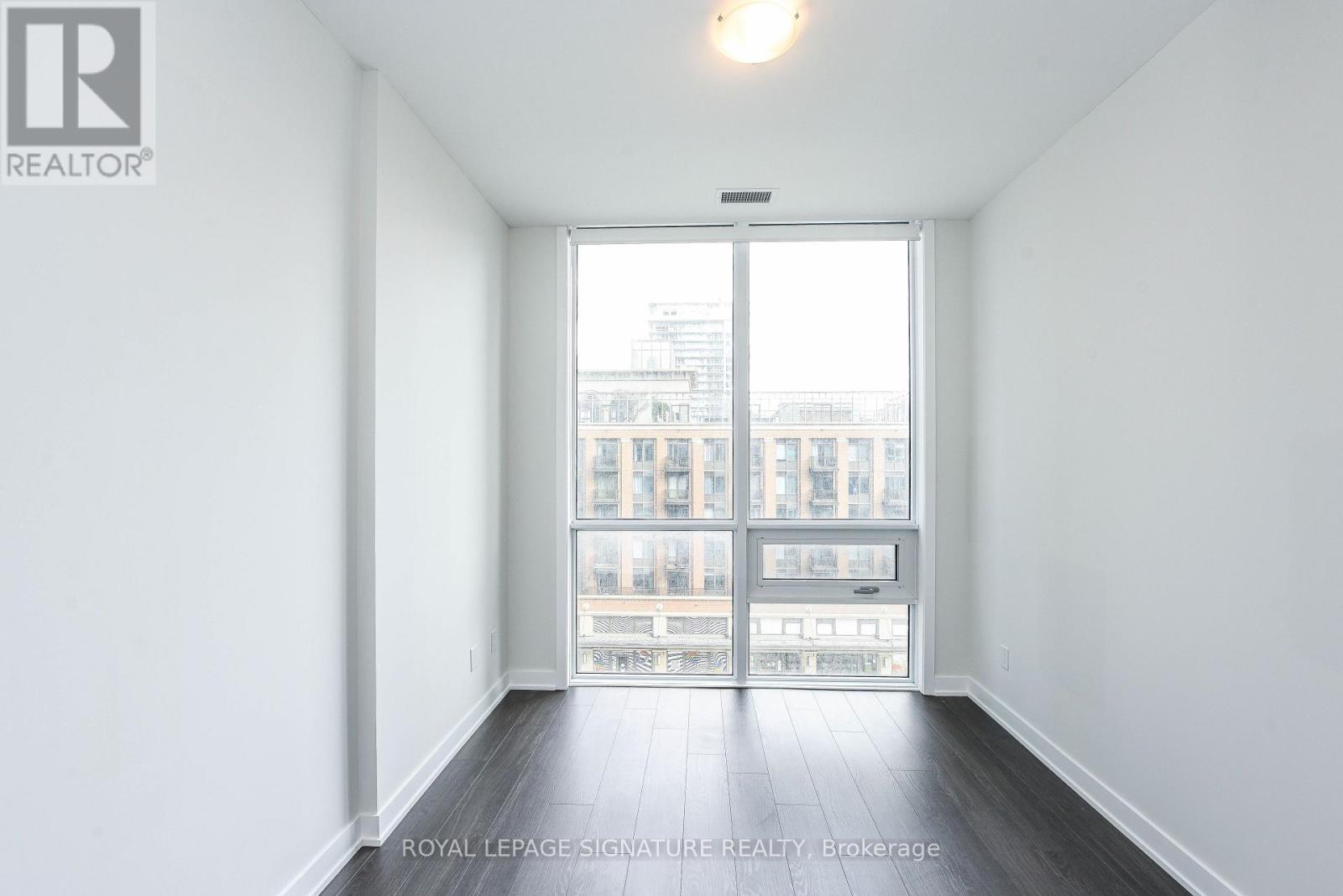 507 - 430 Square One Drive E, Mississauga, Ontario  L5B 0L6 - Photo 15 - W12647296