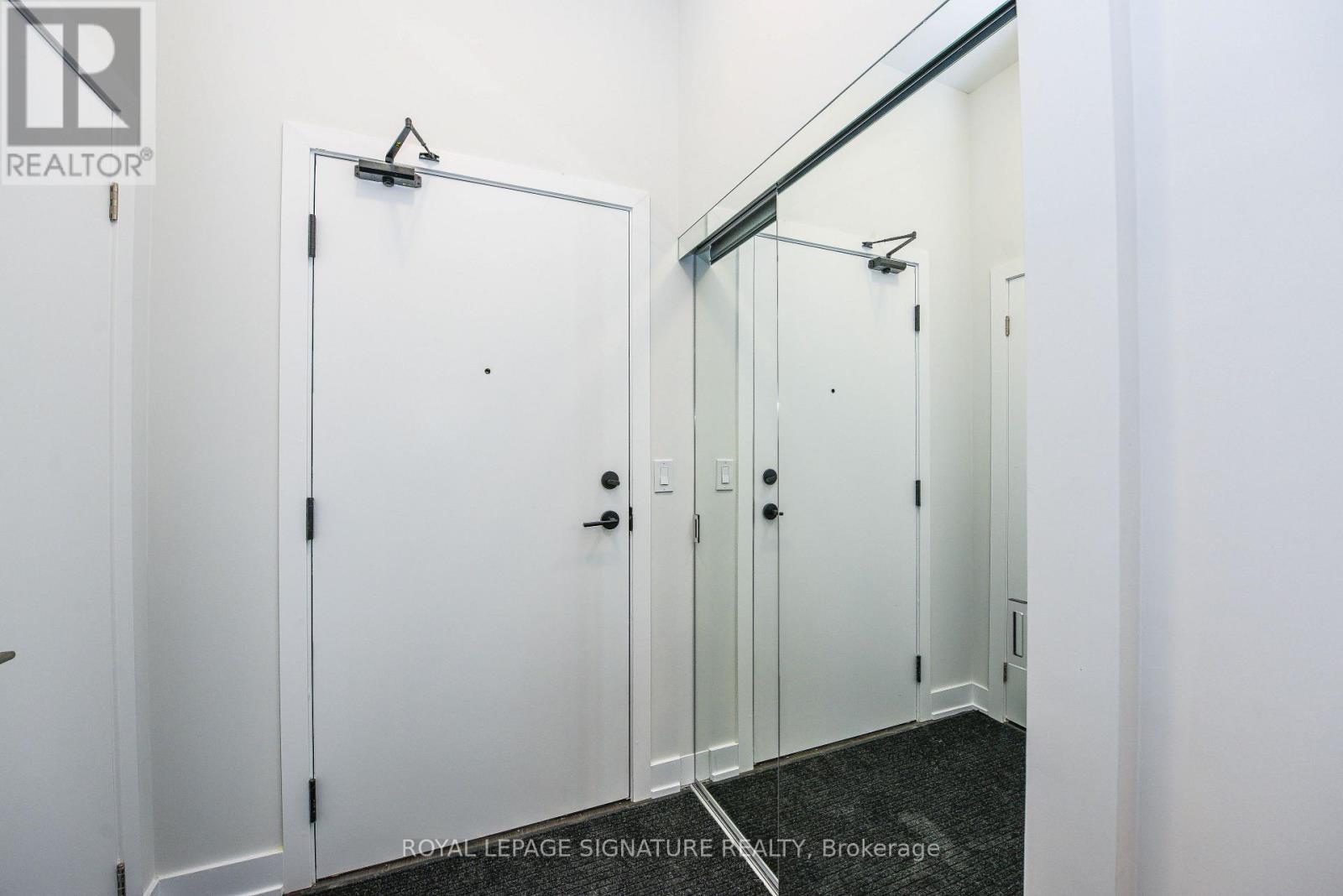 507 - 430 Square One Drive E, Mississauga, Ontario  L5B 0L6 - Photo 9 - W12647296