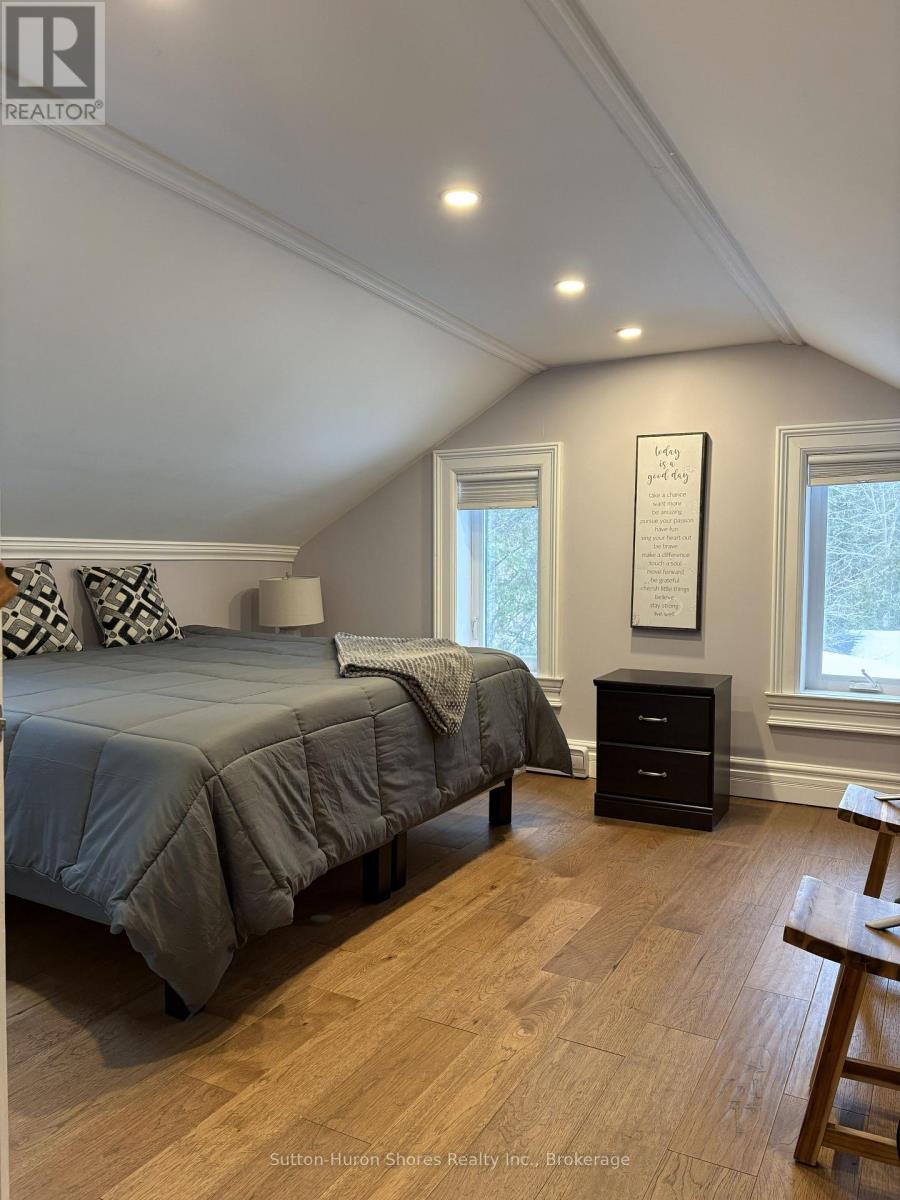 60 Grenville Street N, Saugeen Shores, Ontario  N0H 2L0 - Photo 11 - X12647302