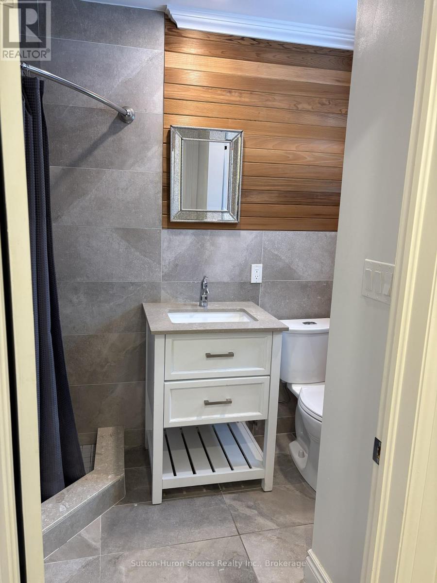 60 Grenville Street N, Saugeen Shores, Ontario  N0H 2L0 - Photo 5 - X12647302